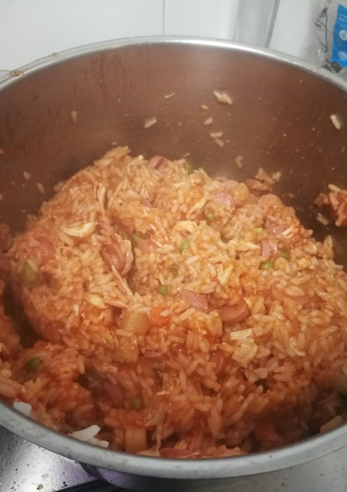 Una foto de Arroz con pollo al estilo colombiano
