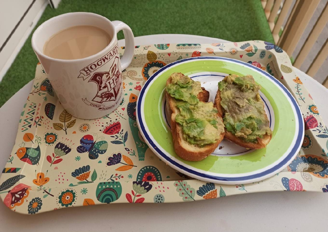 Tostadas de aguacate y limón