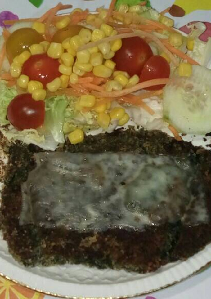 Una foto de Filete vegetariano con ensalada