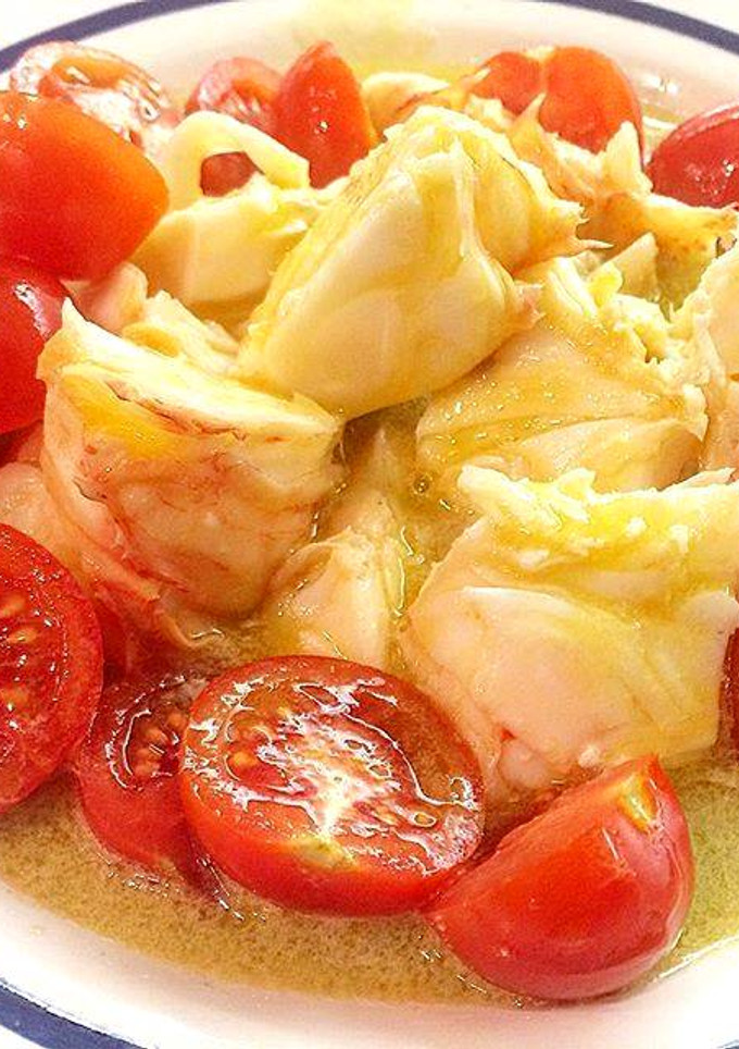 Una foto de Langosta con emulsión de aceite de oliva y limón