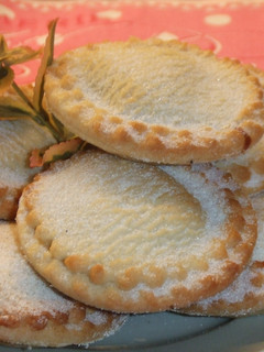 Una foto de Mince pies navideños. Tartaletas de picadillo de frutas secas