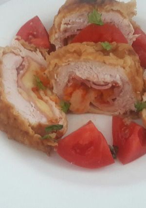 A picture of Chicken cordon blue.