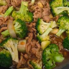 รูปของ Brokoli cah daging sapi