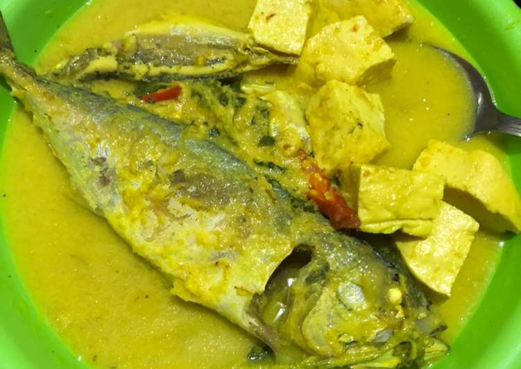 Gulai Kuning Ikan Kembung (ala Padang)