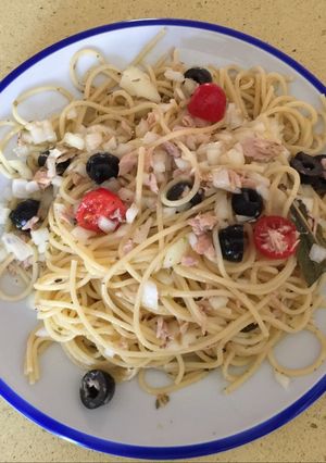 Una foto de Pasta en blanco