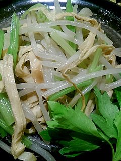 夏日爽口涼拌料理part6 ~ 福爾摩沙佐芹芽 的食譜成品照片