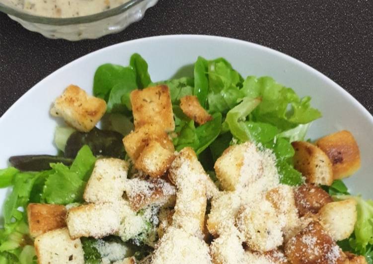 Cara Menyiapkan Caesar Salad Anti Gagal!