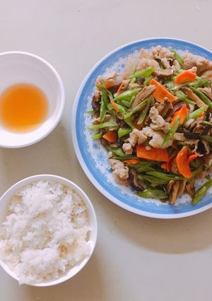 Hình của món Nấm hương xào thập cẩm.