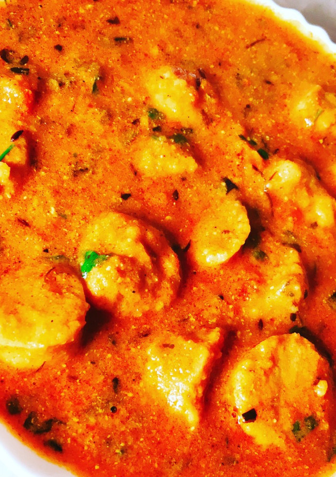 राजस्थानी गट्टे की सब्ज़ी (Rajasthani gatte ki sabzi recipe in hindi) रेसिपी मुख्य फोटो