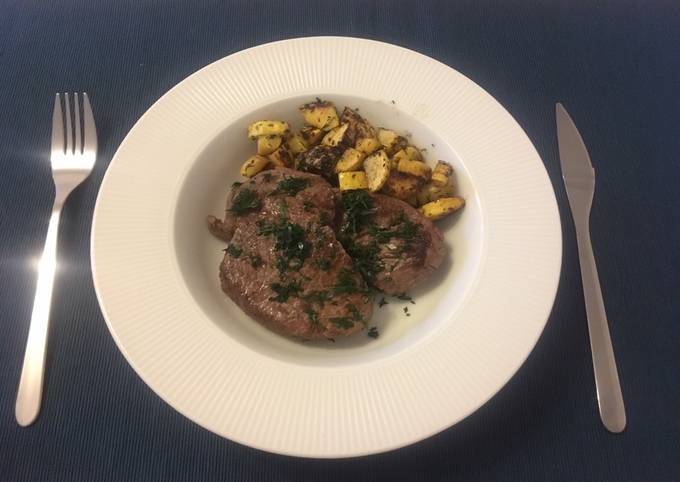 Healthy fillet steak with yellow zucchini ðŸ¥©