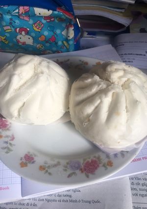 Hình của món Bánh bao truyền thống và bánh bao chiên.