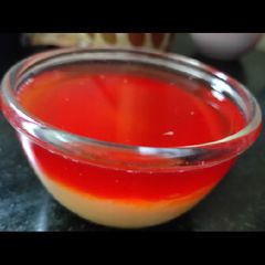 A picture of Custard and jelly combo.