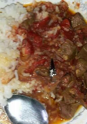 A picture of Liver stew and rice.