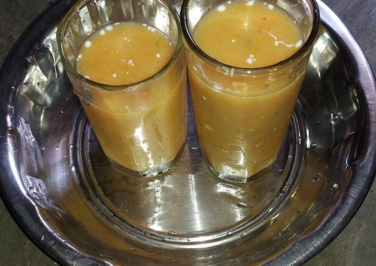 Mango lassi