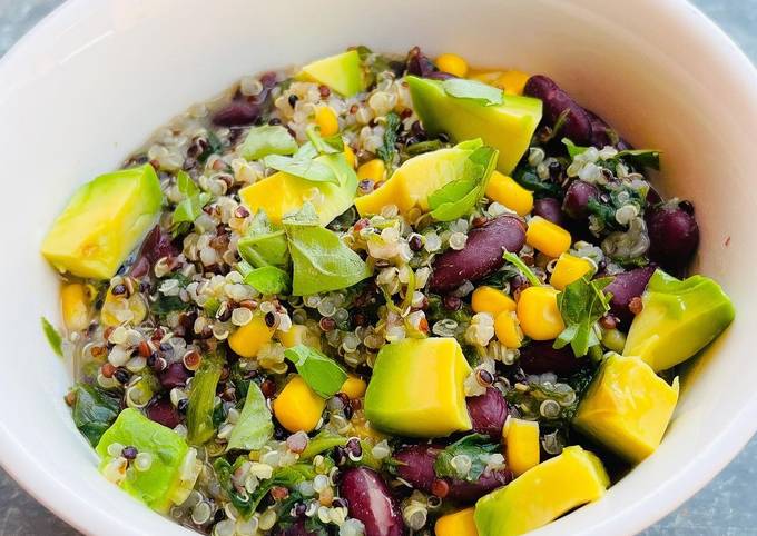 Come a Fai Veloce Quinoa tricolore ai fagioli rossi e avocado