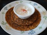 कसूरी मेथीचे थेपले आणि दही (Kasuri Methiche Thepla Recipe In Marathi)