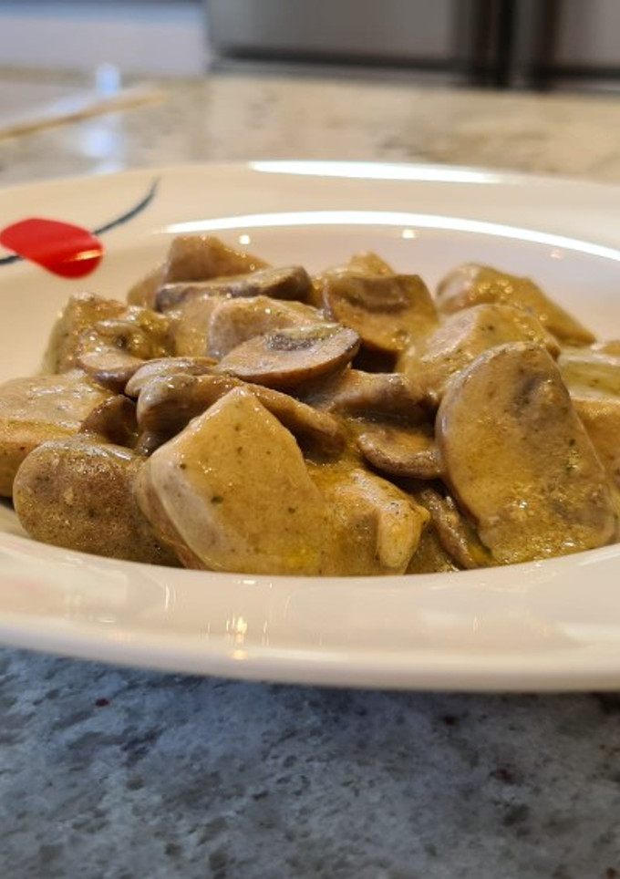 Foto principal de Pollo al pesto con champiñones y queso crema