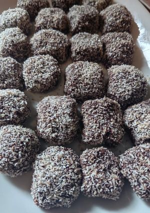 O poză a rețetei Bomboane de salam de biscuiți.