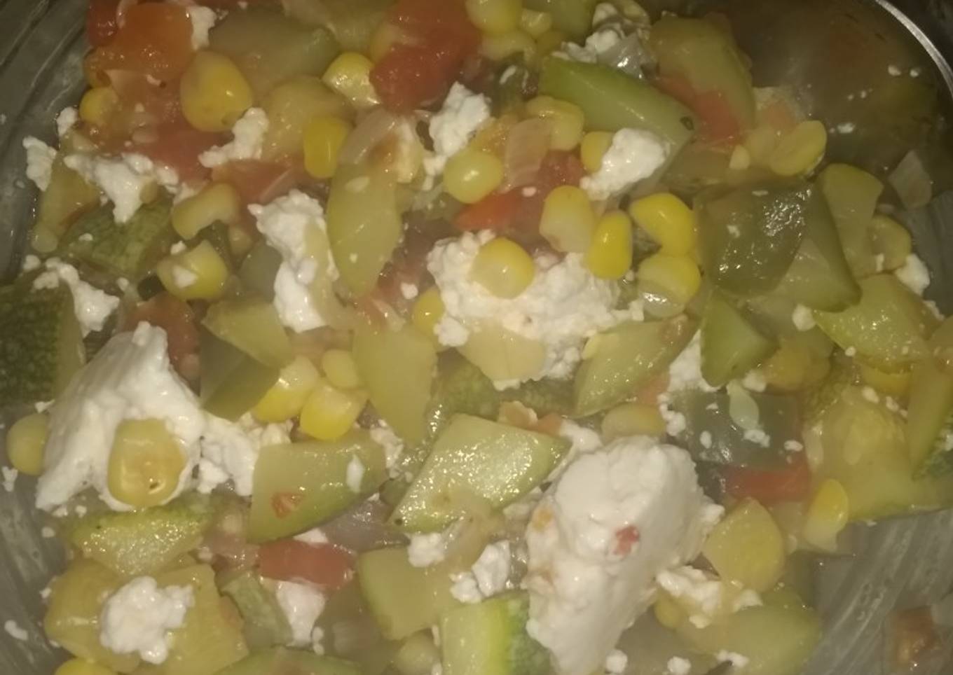 Calabacitas a la mexicana con queso