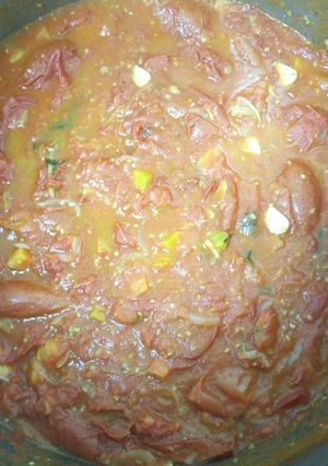 A picture of Tomato soup# before blending.