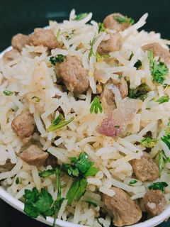सोया चंक्स पुलाव ( soya chunks pulav recipe in marathi) रेसिपी चे मुख्य फोटो