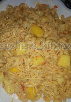 A picture of Macaroni and pasta jallop.