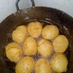 A picture of Mandazi.