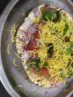 પાપડ ચાટ (Papad Chaat Recipe In Gujarati) રેસીપી મુખ્ય ફોટો