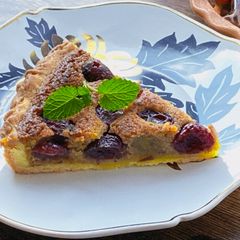 A picture of Pistachio Fruit Tart.