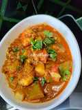 Lau Chingri Curry/Bottlegourd and Prawn curry