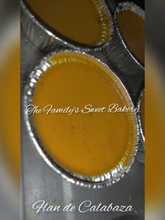 Una foto de Flan de Calabaza (The Family's Sweet Bakery)