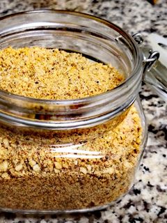 दुक्का (अरेबिक दाण्याची चटणी) (dukka recipe in marathi) रेसिपी चे मुख्य फोटो