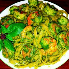 A picture of Mike's Garden Fresh Pesto Fettuccini.