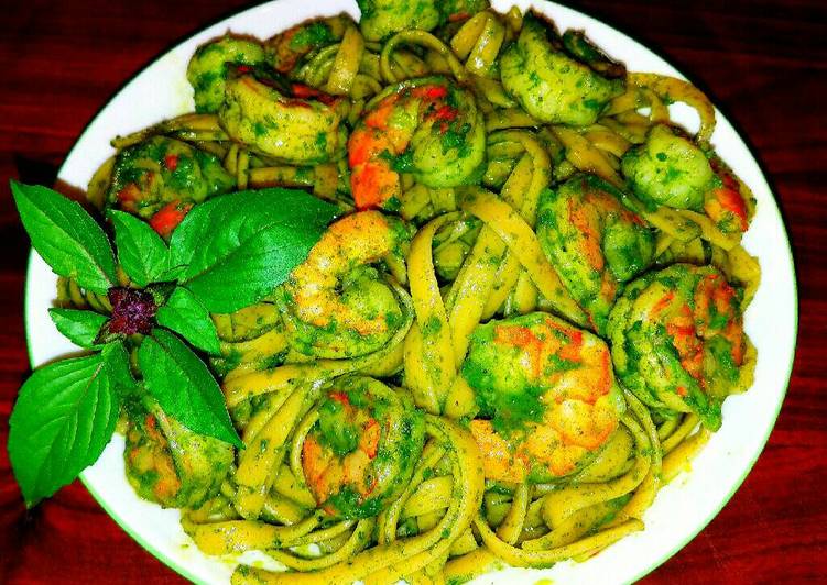 Recipe of Homemade Mike&#39;s Garden Fresh Pesto Fettuccini