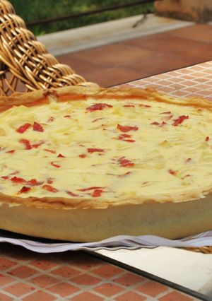 Una foto de Quiche de tortilla de patata con chorizo