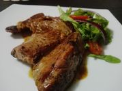 Una foto de aderezos para cerdo