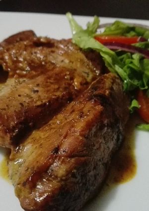 Una foto de Pechito de cerdo con aderezo miel-mostaza