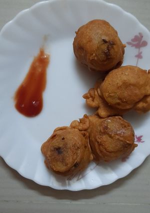 A picture of Aloo chop.
