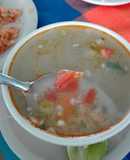 Caldo de pollo con arroz del día anterior