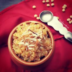 A picture of Soyabeans halwa.