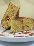 Tortilla de papas al tomillo con chistorras y polvos de pimentón ahumado