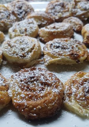 Una foto de Falsos rolls de canela y manzana