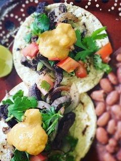 A picture of Liver and Onion Tacos.