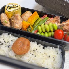 A picture of Obento one day.