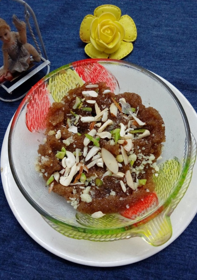 A picture of Dates Halwa.