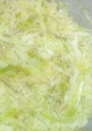 A picture of Steamed cabbage.