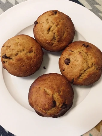 Langkah Mudah untuk Menyiapkan Resep Banana chocolate chip muffins yang Lezat Sekali Anti Ribet, Menggugah Selera