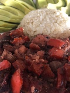 Una foto de Pulpo 🐙 con Leche de Coco y Vegetales