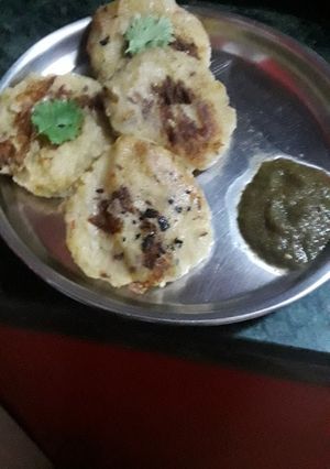 आलू की टिकिया (aloo ki tikiya recipe in Hindi) रेसिपी मुख्य फोटो