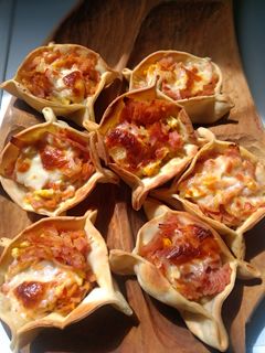 Una foto de Canastitas de jamón y queso 😋